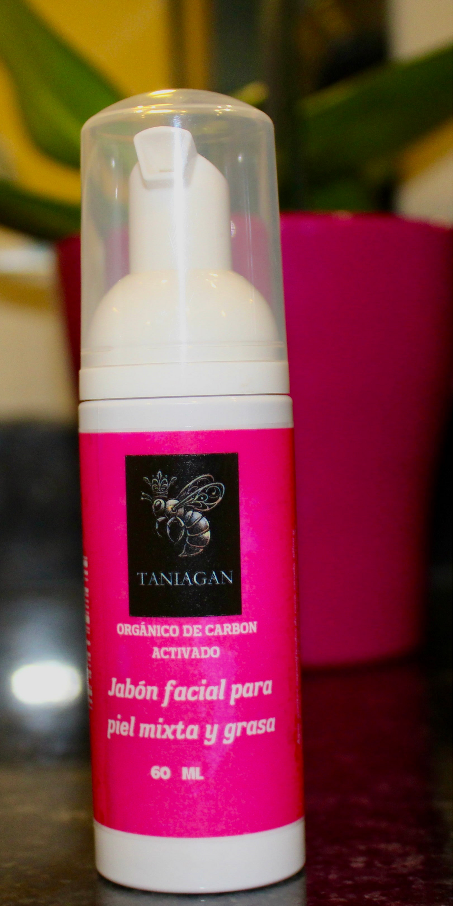 Jabón orgánico de carbón activado facial para piel mixta y grasa