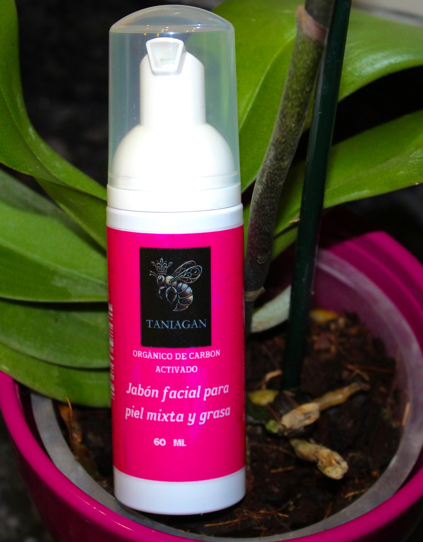 Jabón orgánico de carbón activado facial para piel mixta y grasa