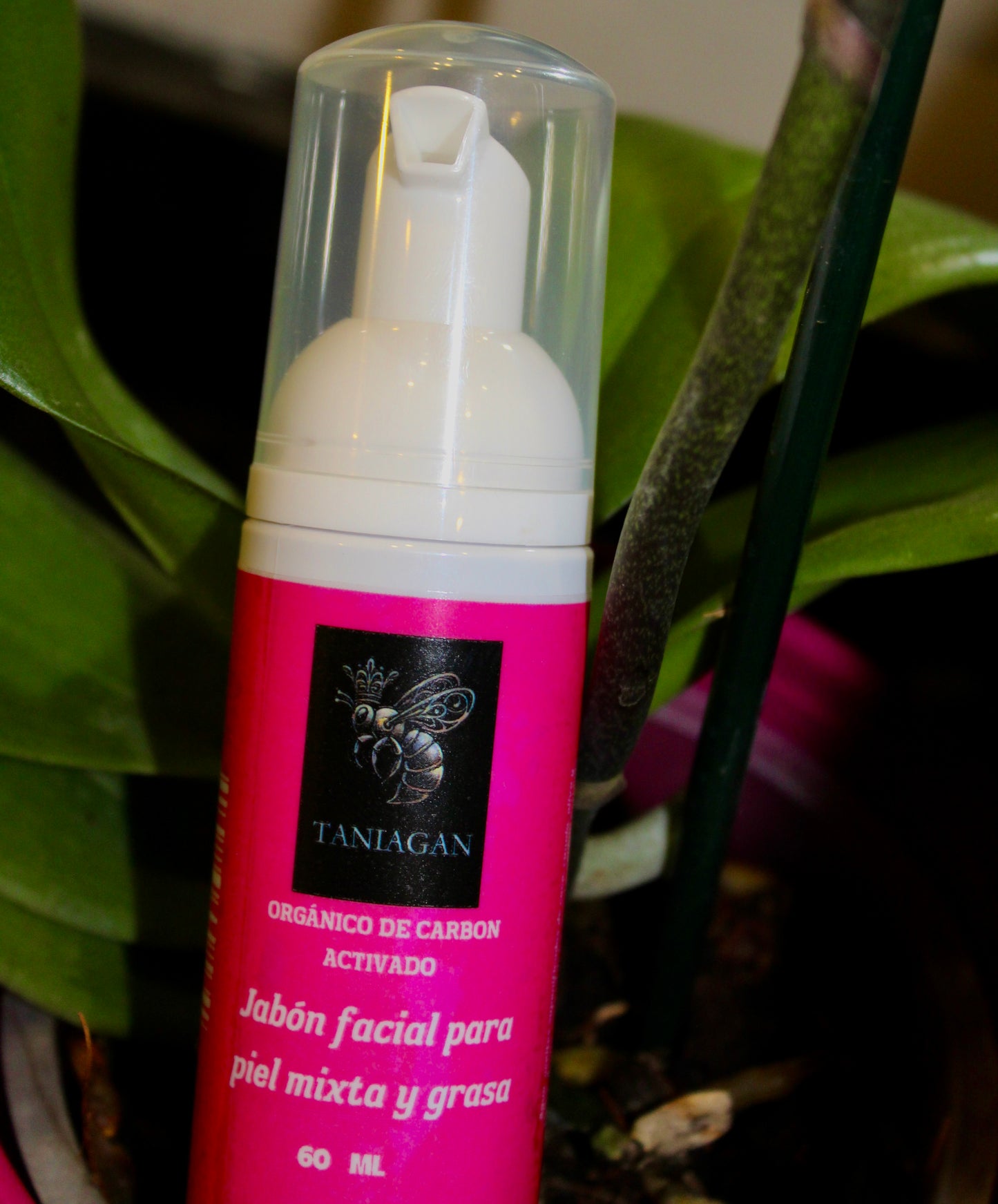 Jabón orgánico de carbón activado facial para piel mixta y grasa